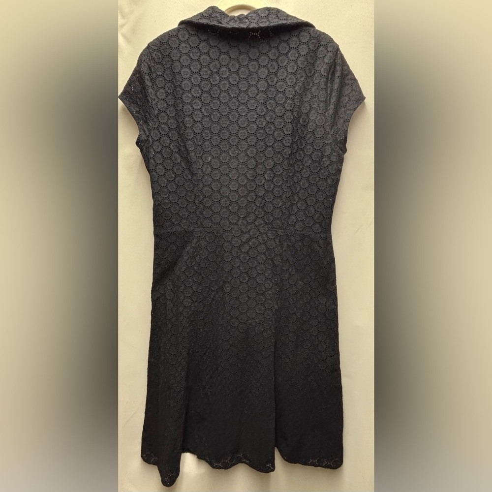 Nine West Sheath Dress Size 16 Black Floral Eyelet Lace Cap Sleeve Knee Length - Picture 4 of 5